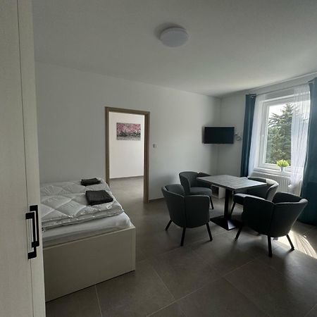 Chaty A Apartmany Hracholusky Kemp Kosatka Pnovany Luaran gambar
