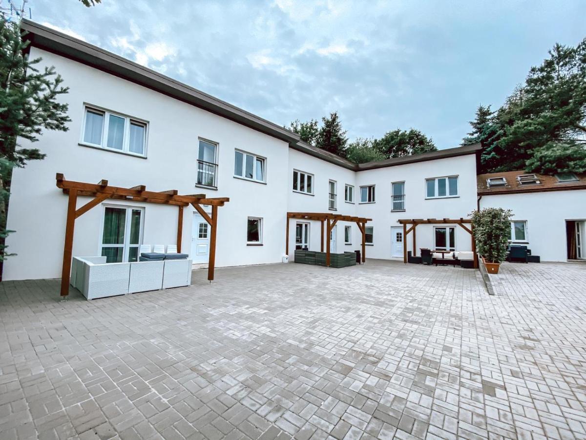 Chaty A Apartmany Hracholusky Kemp Kosatka Pnovany Luaran gambar