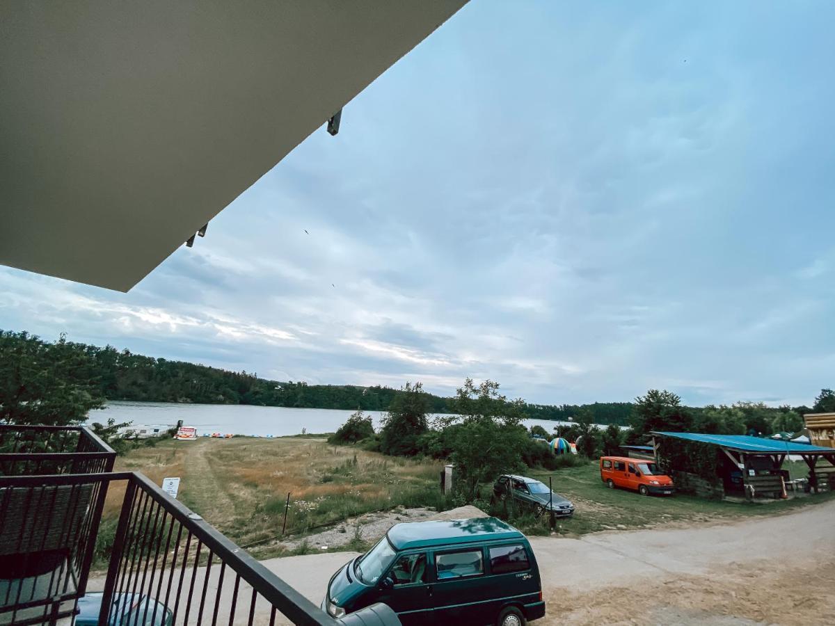 Chaty A Apartmany Hracholusky Kemp Kosatka Pnovany Luaran gambar