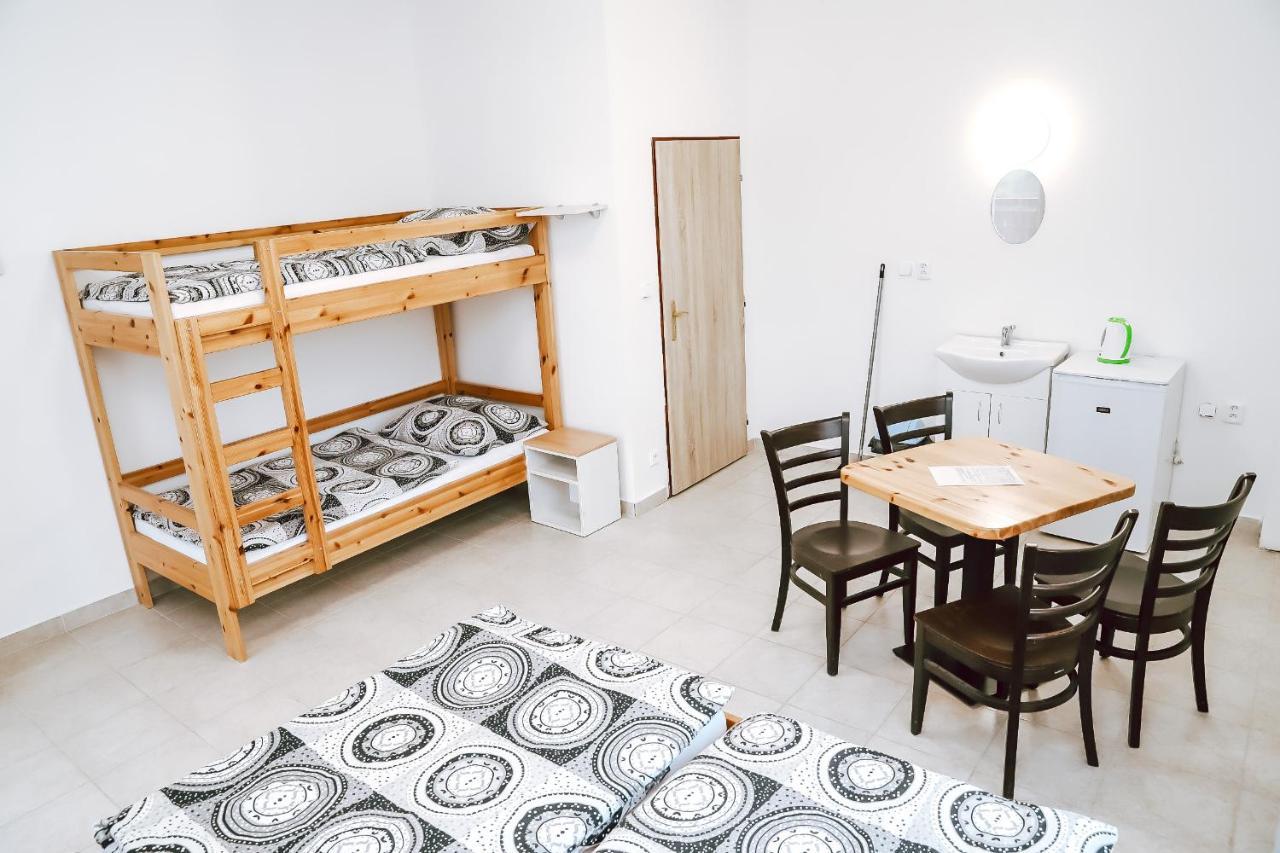 Chaty A Apartmany Hracholusky Kemp Kosatka Pnovany Luaran gambar