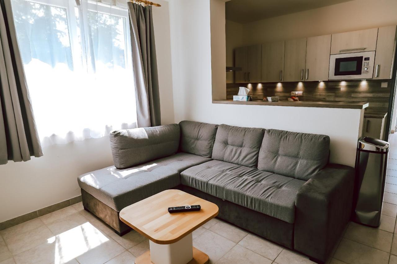 Chaty A Apartmany Hracholusky Kemp Kosatka Pnovany Luaran gambar