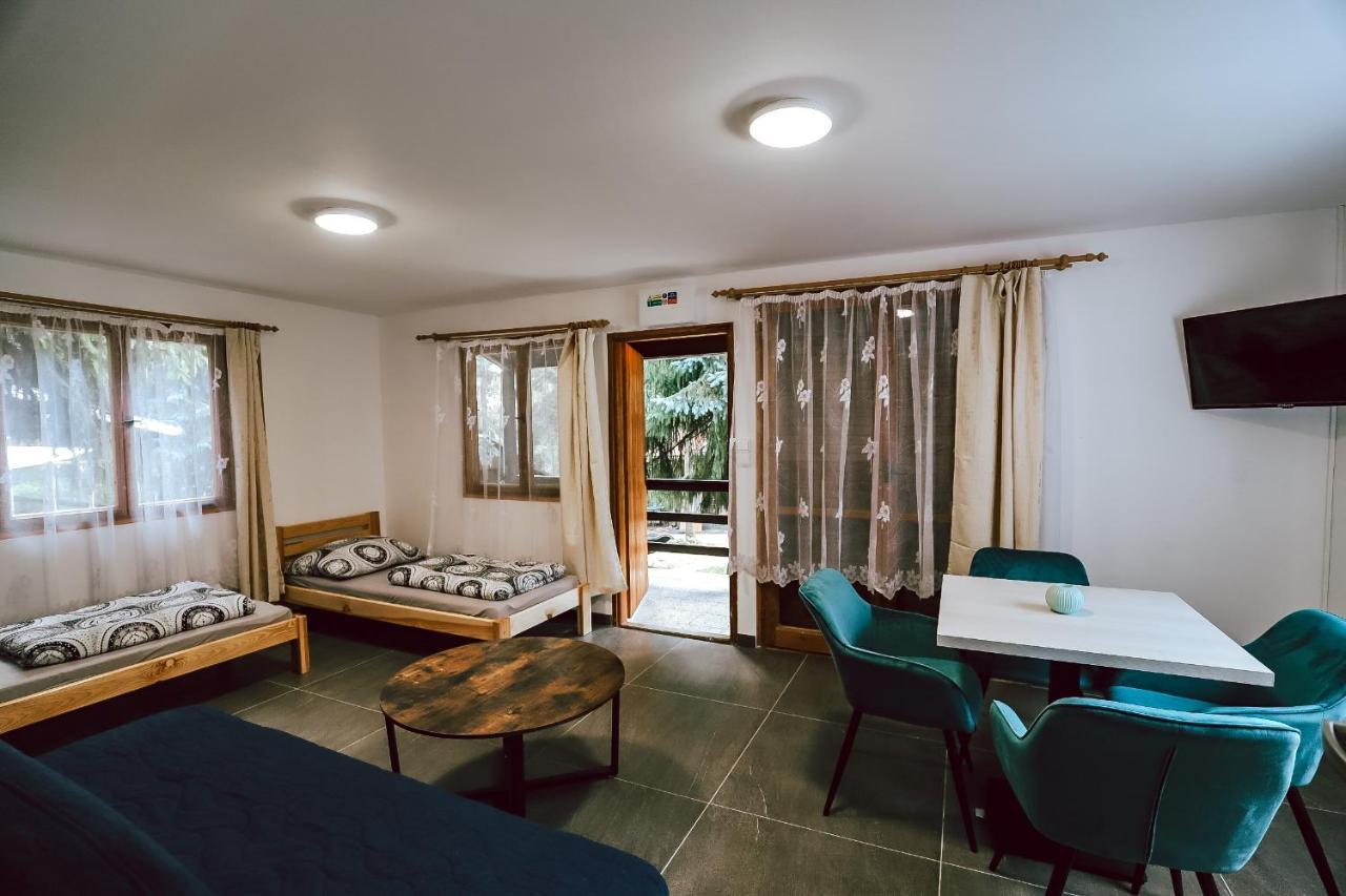 Chaty A Apartmany Hracholusky Kemp Kosatka Pnovany Luaran gambar