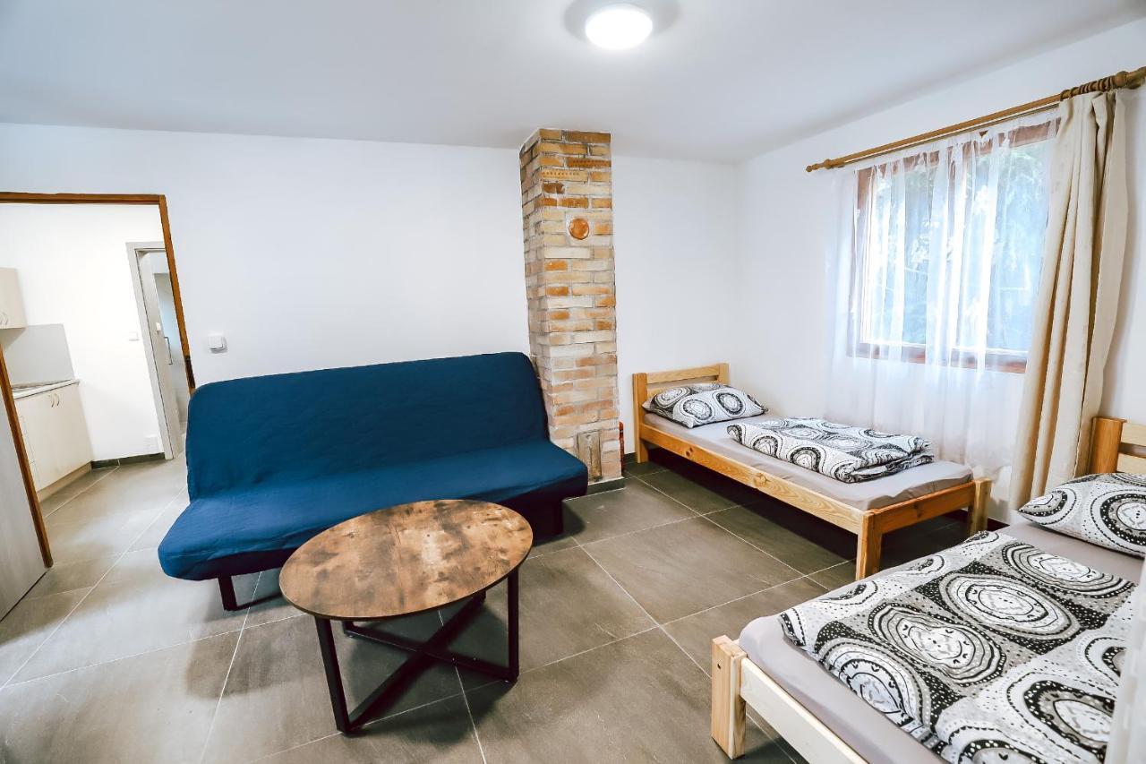 Chaty A Apartmany Hracholusky Kemp Kosatka Pnovany Luaran gambar