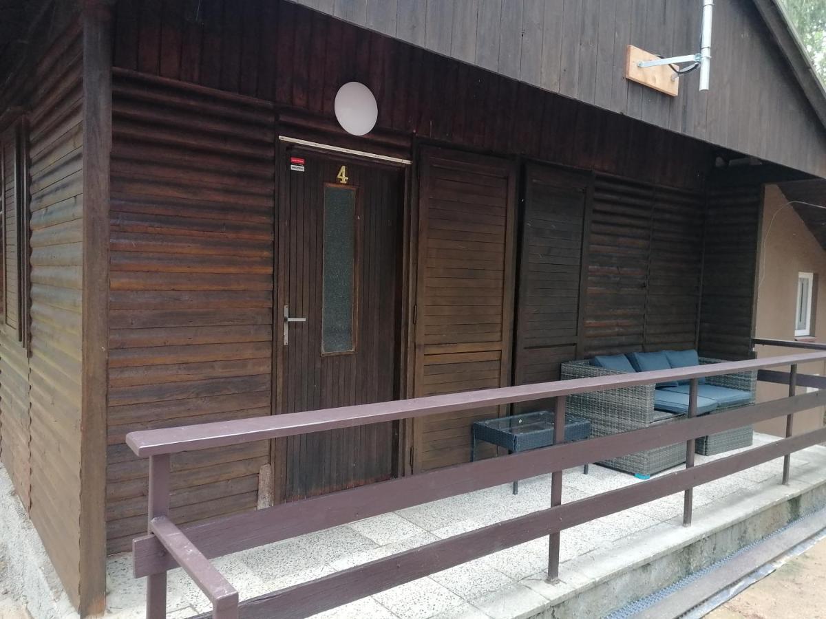 Chaty A Apartmany Hracholusky Kemp Kosatka Pnovany Luaran gambar