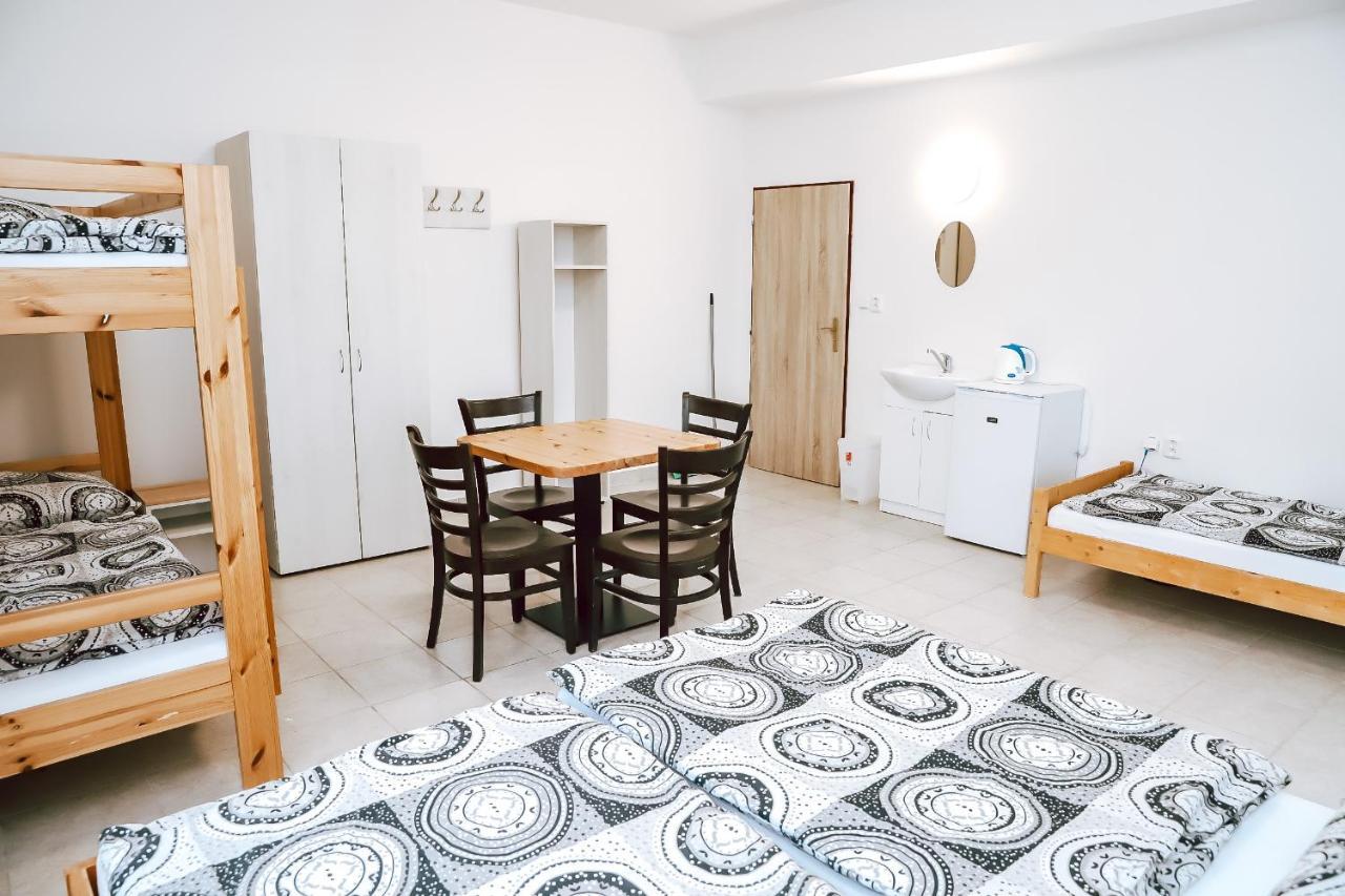 Chaty A Apartmany Hracholusky Kemp Kosatka Pnovany Luaran gambar
