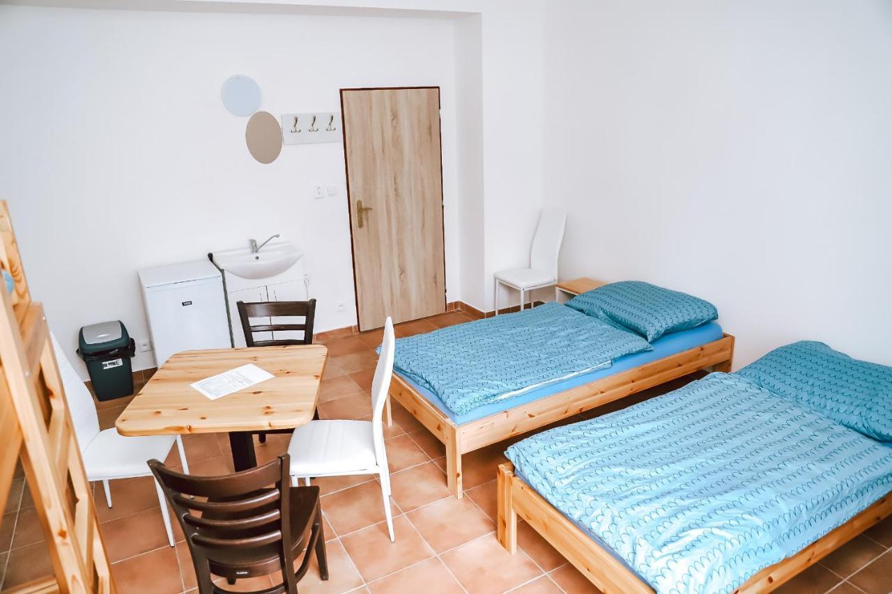 Chaty A Apartmany Hracholusky Kemp Kosatka Pnovany Luaran gambar
