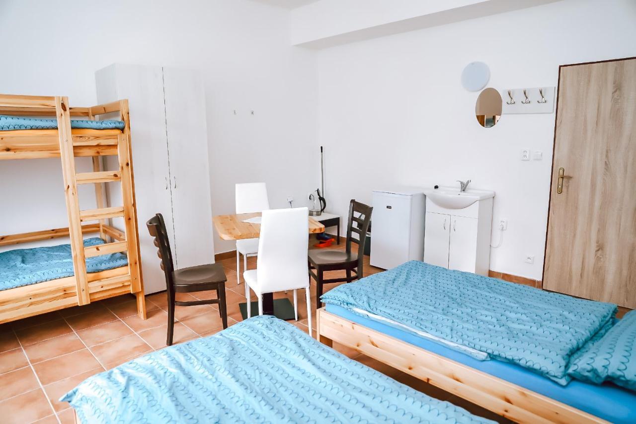 Chaty A Apartmany Hracholusky Kemp Kosatka Pnovany Luaran gambar