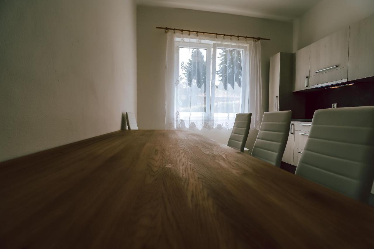 Chaty A Apartmany Hracholusky Kemp Kosatka Pnovany Luaran gambar