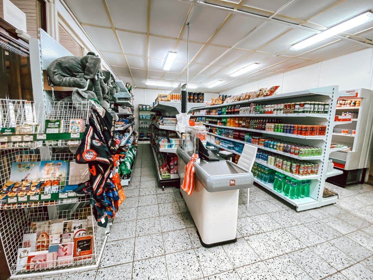 Chaty A Apartmany Hracholusky Kemp Kosatka Pnovany Luaran gambar