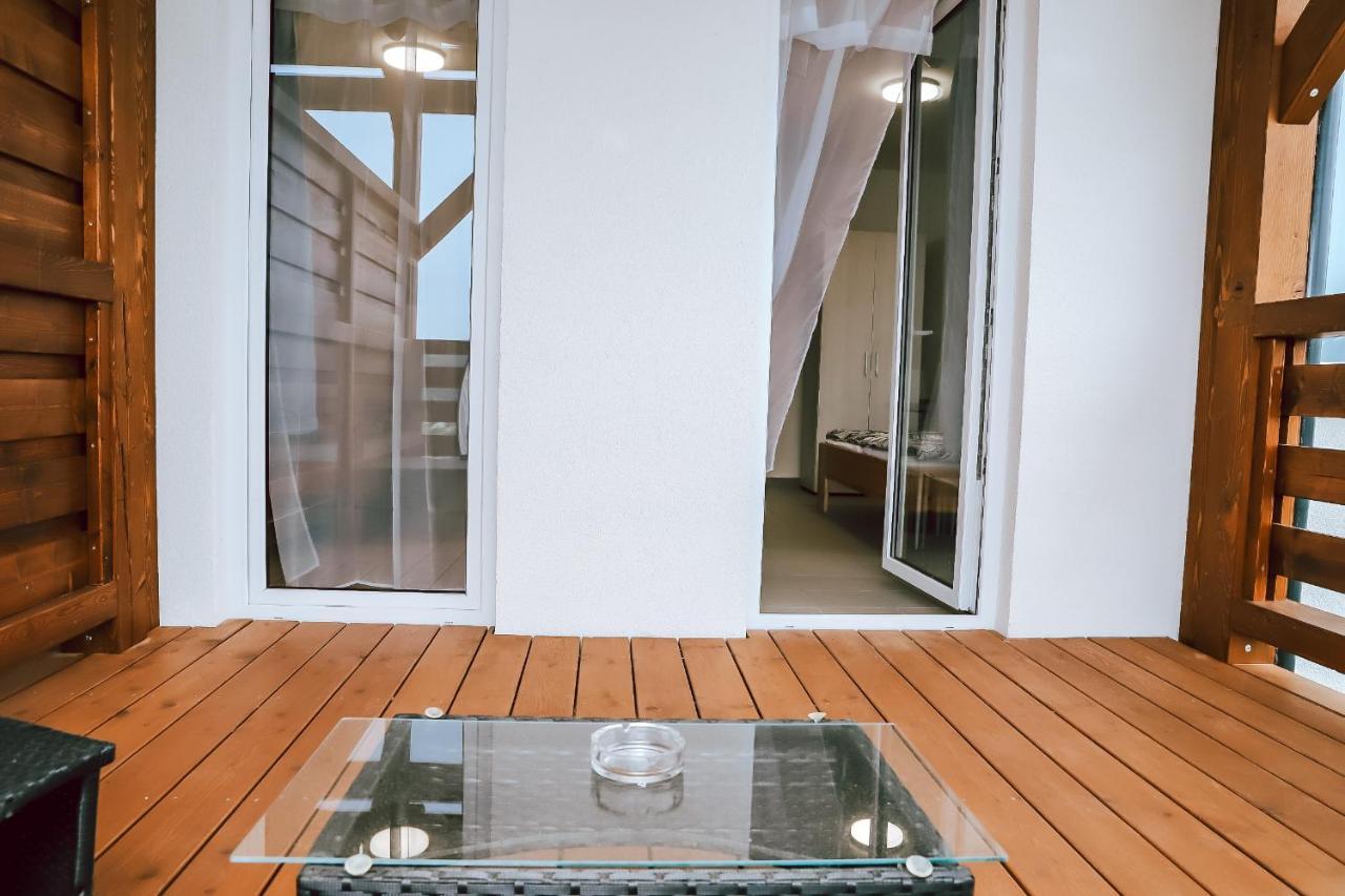 Chaty A Apartmany Hracholusky Kemp Kosatka Pnovany Luaran gambar