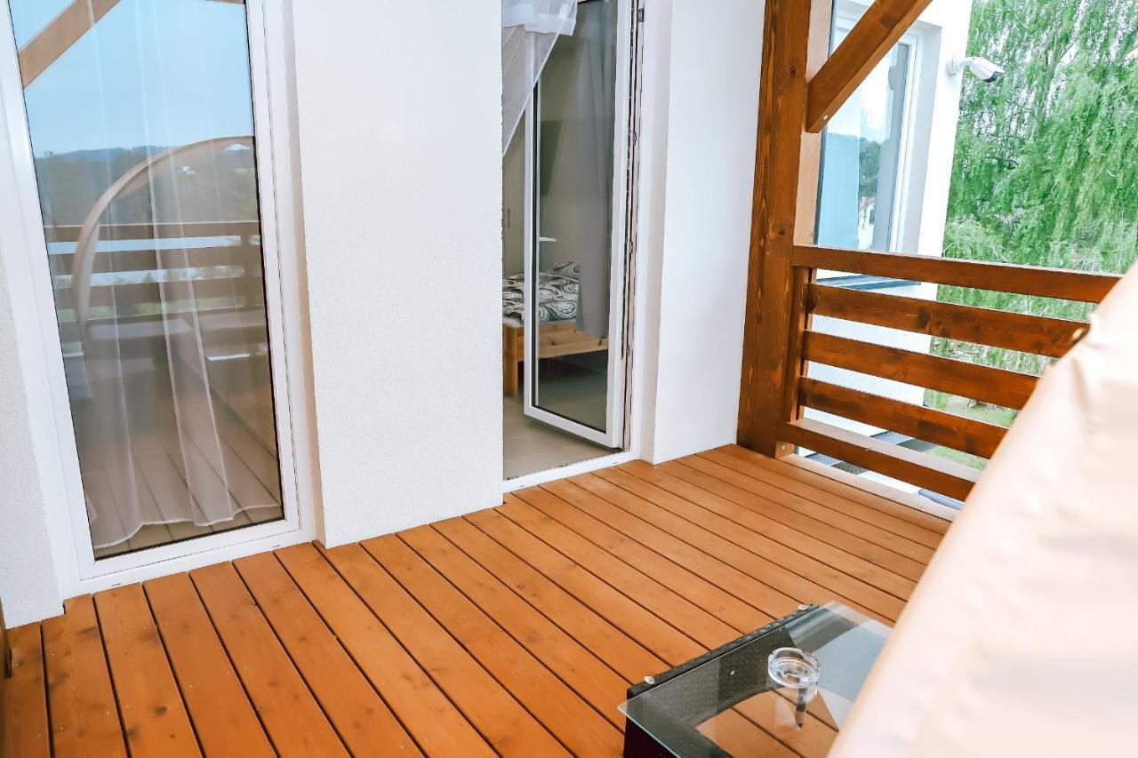 Chaty A Apartmany Hracholusky Kemp Kosatka Pnovany Luaran gambar