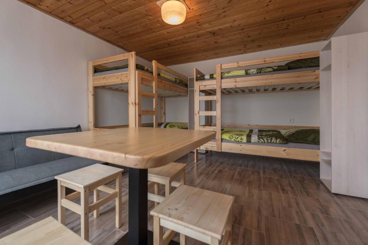 Chaty A Apartmany Hracholusky Kemp Kosatka Pnovany Luaran gambar